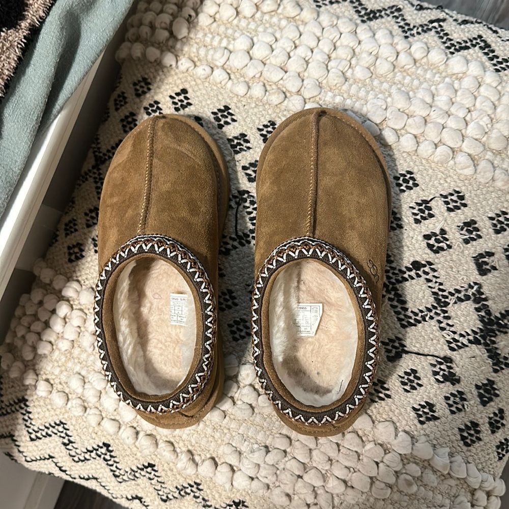 Ugg Tasman slippers light brown size 6